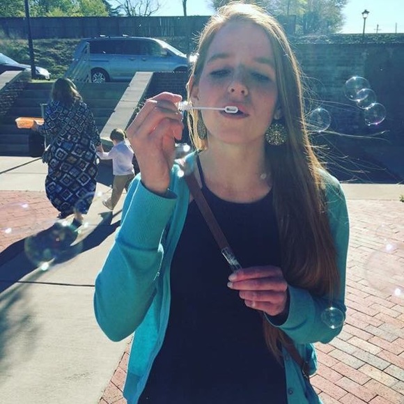 MEET ME 🌻 - Picture 8 of 8